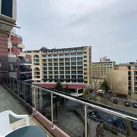 Admiral Plaza C52 Sunny Apartmán