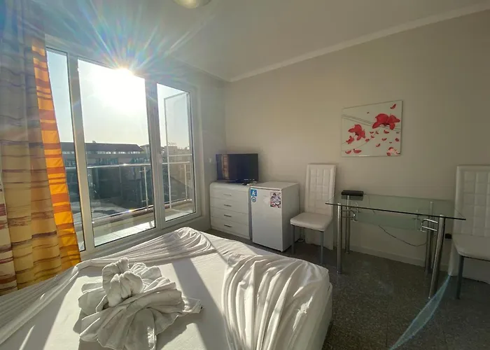 Admiral Plaza C52 Sunny Apartment